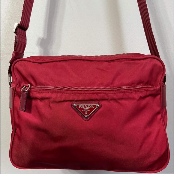 👉SOLD👈AUTHENTIC PRADA NYLON CROSSBODY BAG - Picture 2 of 16